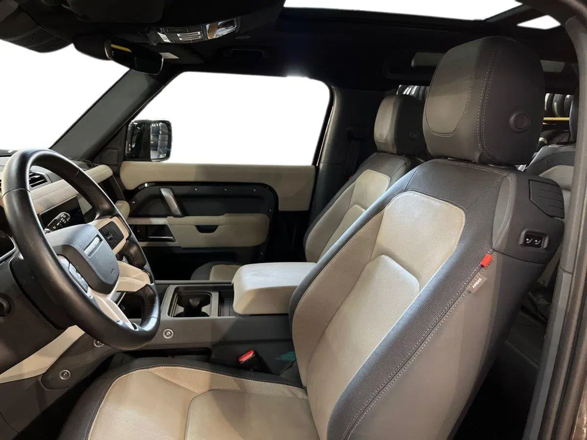 Land Rover Defender usata a Bari (7)