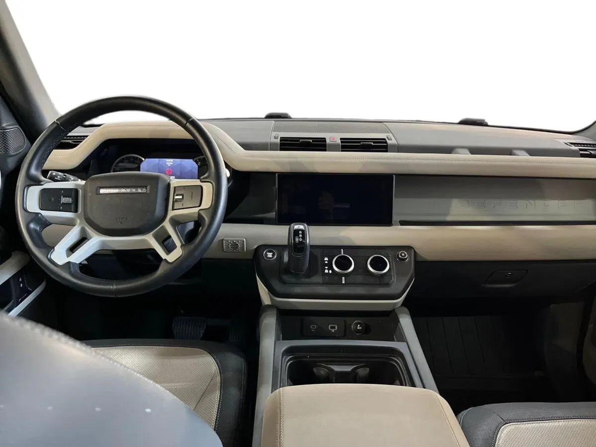 Land Rover Defender usata a Bari (8)