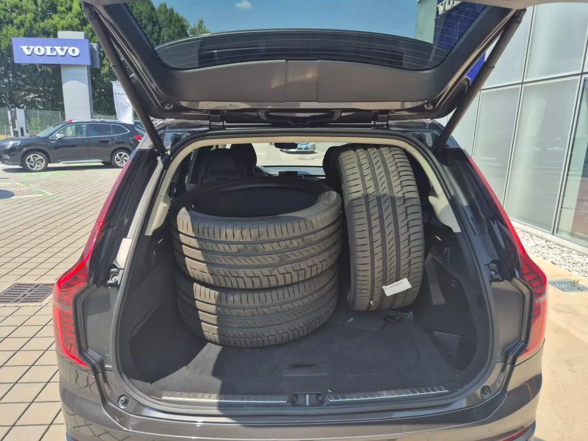 Volvo XC90 usata a Como (13)