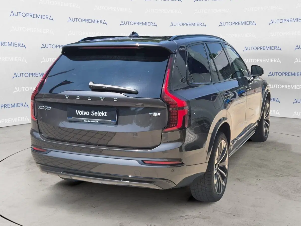 Volvo XC90 usata a Como (2)
