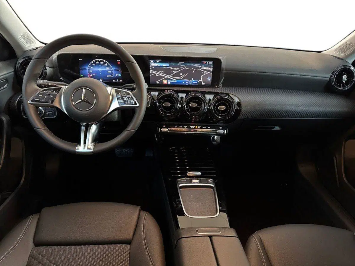Mercedes-Benz Classe A Sedan nuova a Rimini (11)