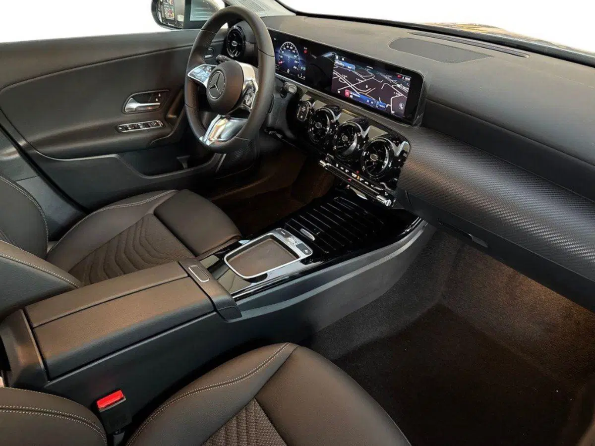 Mercedes-Benz Classe A Sedan nuova a Rimini (13)