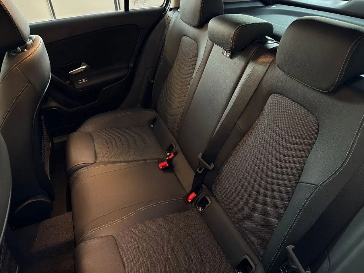 Mercedes-Benz Classe A Sedan nuova a Rimini (14)