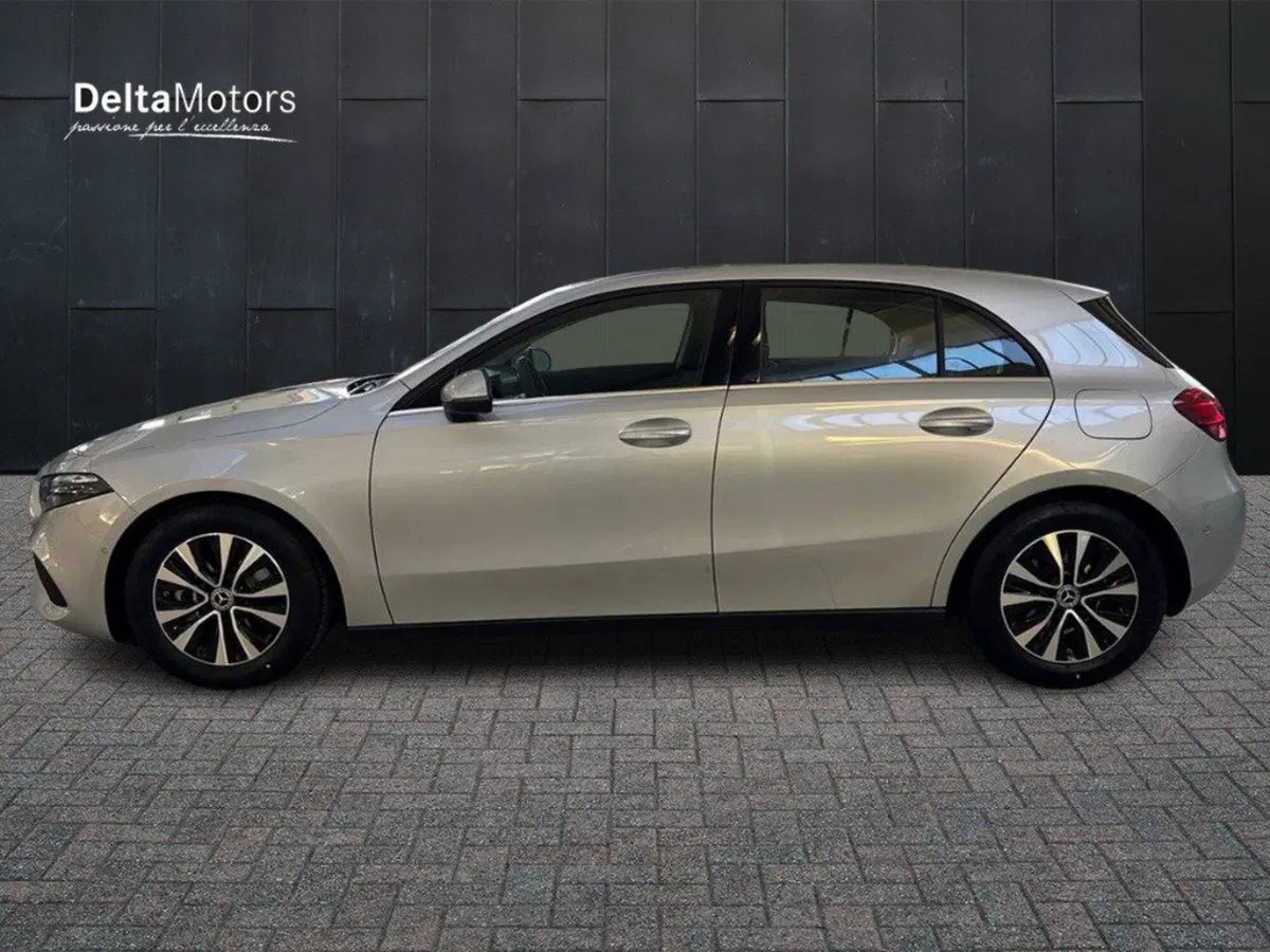 Mercedes-Benz Classe A Sedan nuova a Rimini (3)