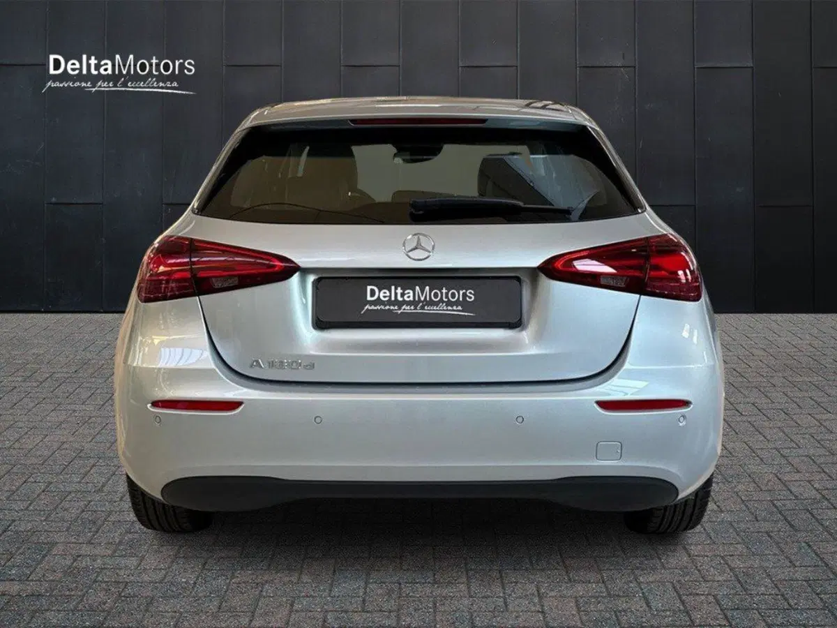 Mercedes-Benz Classe A Sedan nuova a Rimini (5)