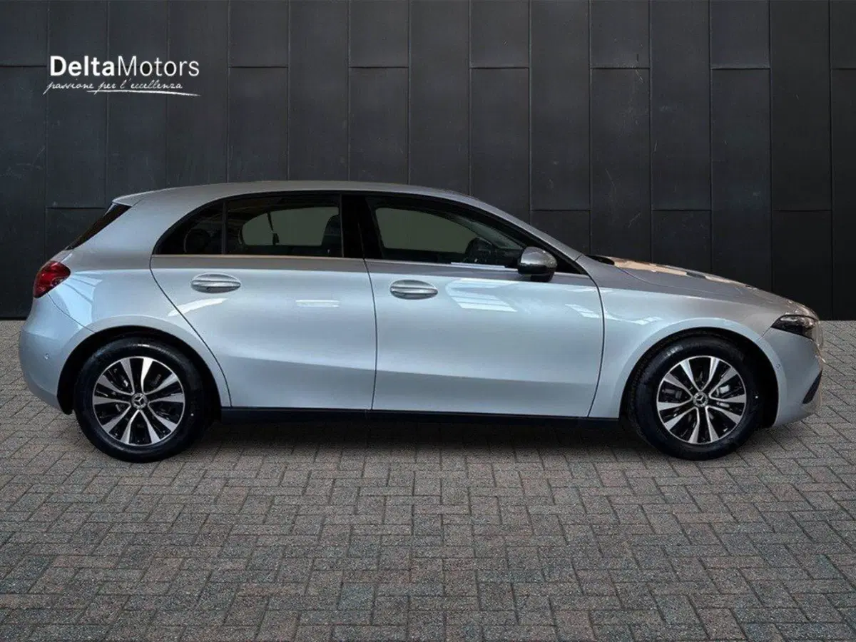 Mercedes-Benz Classe A Sedan nuova a Rimini (6)