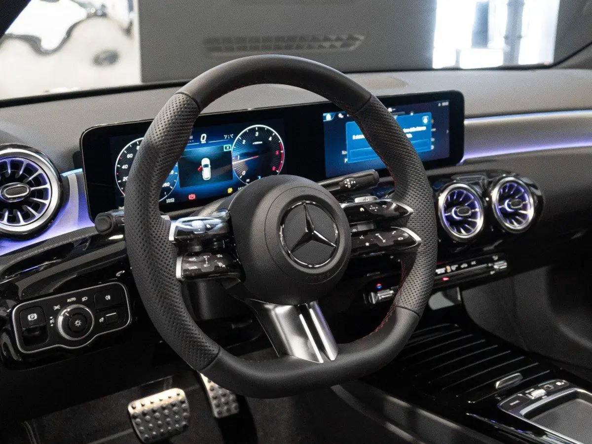 Mercedes-Benz Classe A Sedan nuova a Rimini (12)