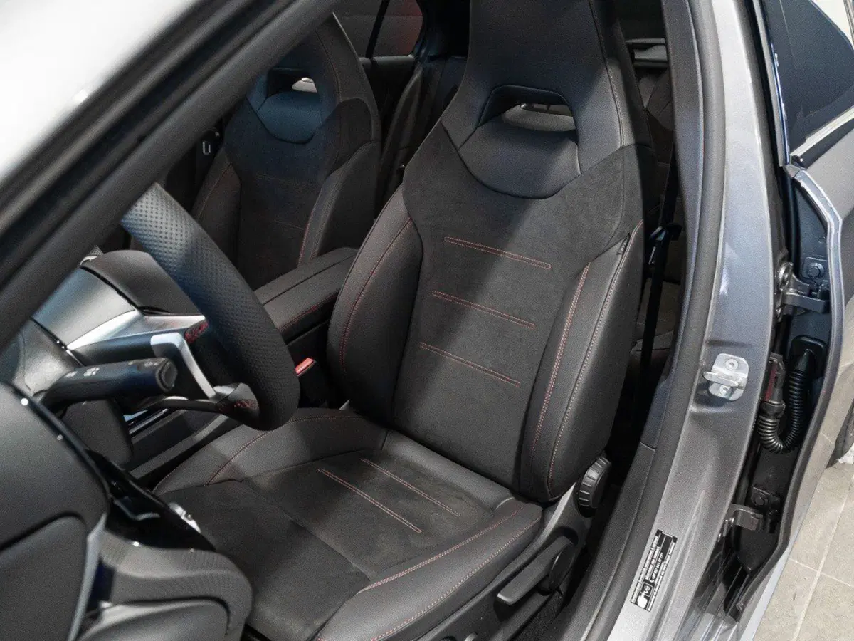 Mercedes-Benz Classe A Sedan nuova a Rimini (13)
