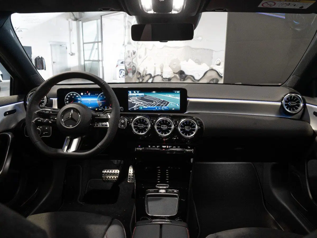 Mercedes-Benz Classe A Sedan nuova a Rimini (19)