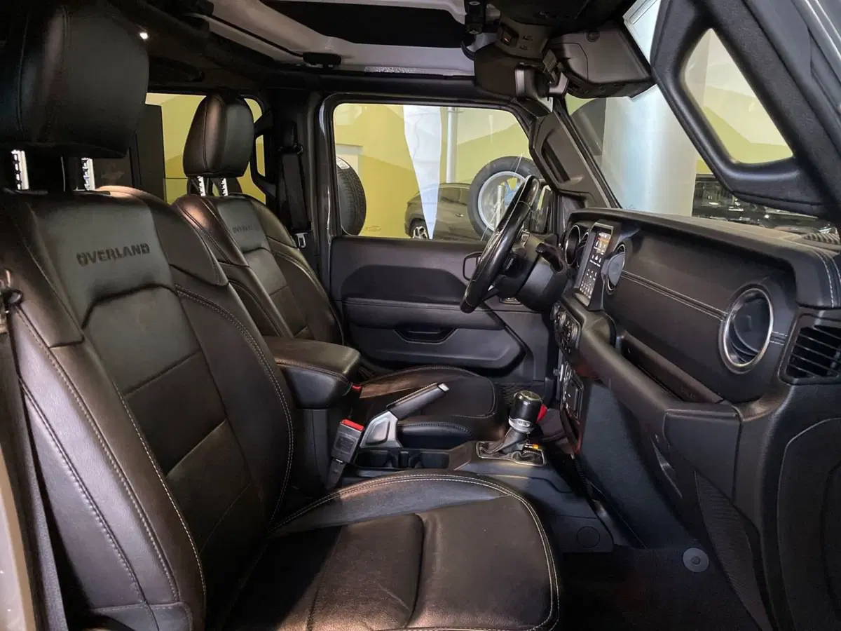 Jeep Gladiator usata a Ancona (14)