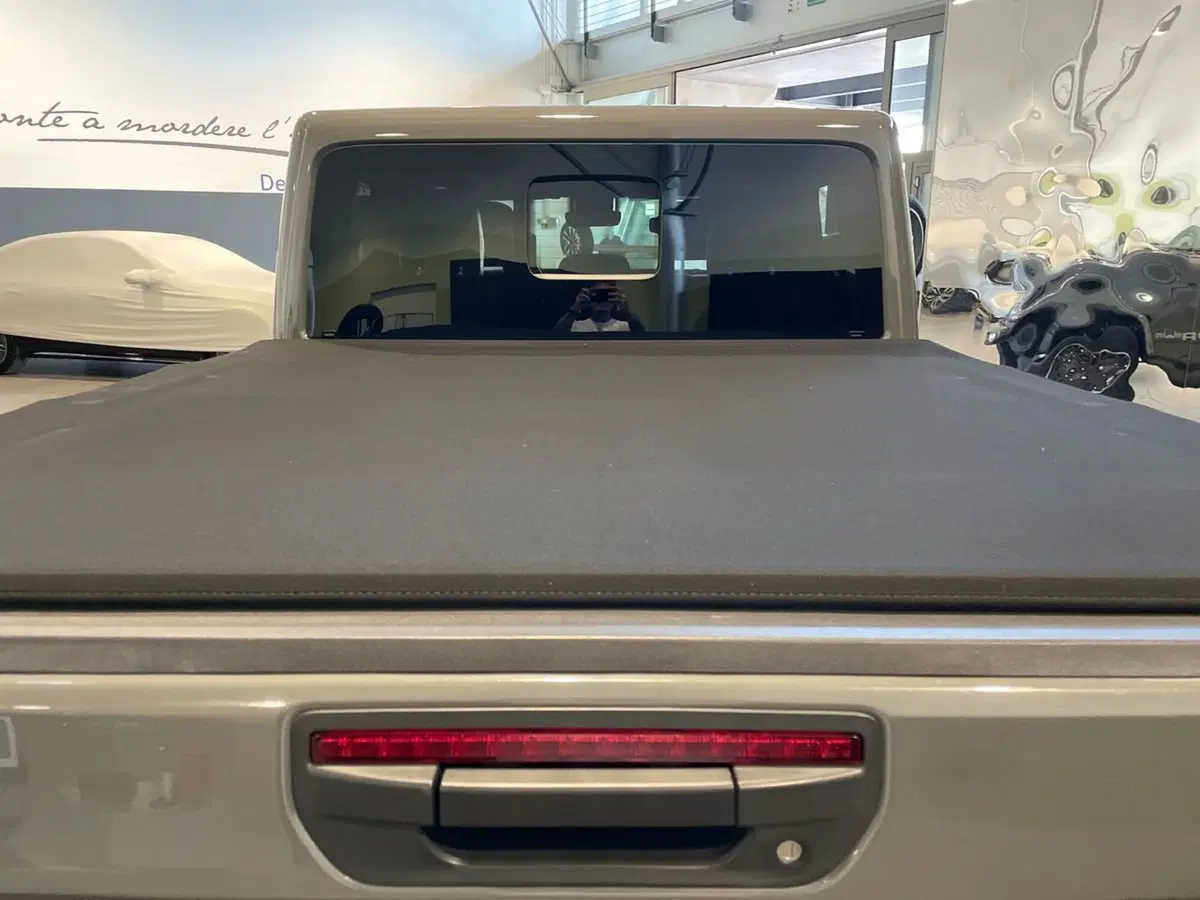 Jeep Gladiator usata a Ancona (7)