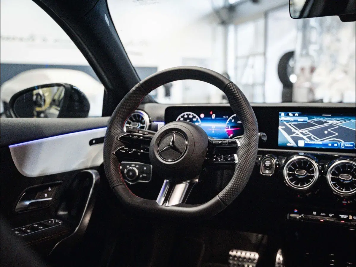 Mercedes-Benz Classe A Sedan nuova a Ancona (18)