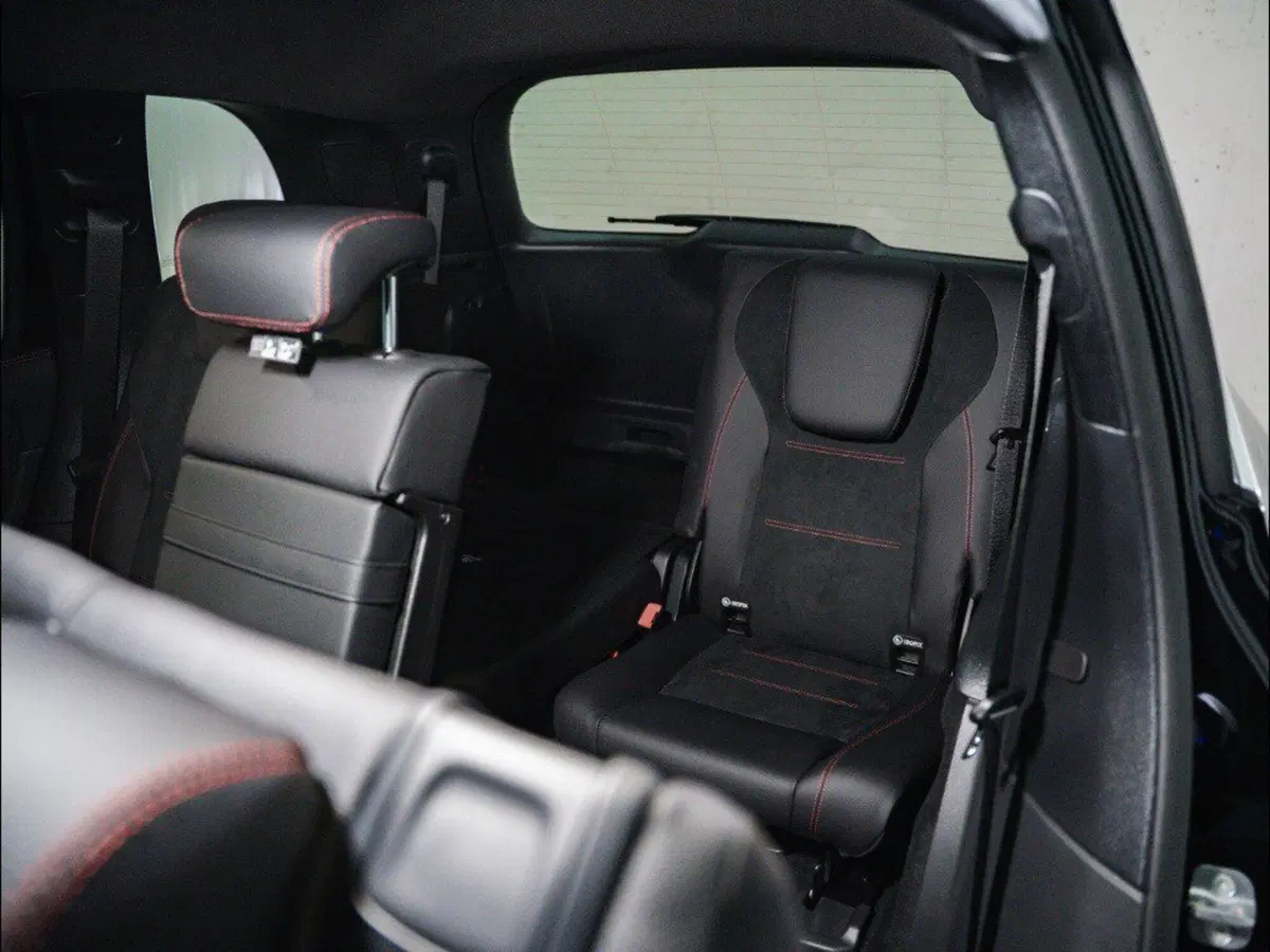 Mercedes-Benz GLB nuova a Macerata (13)