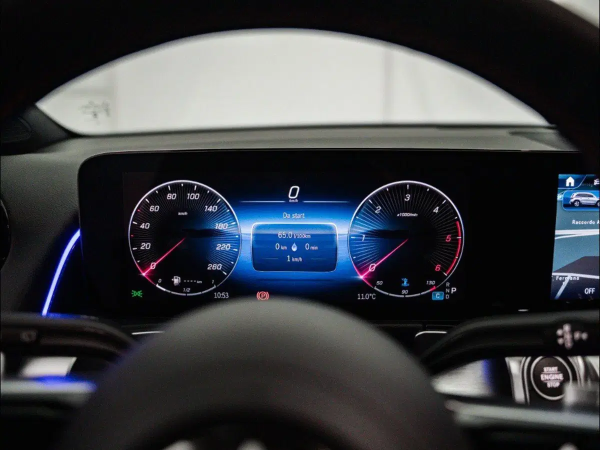 Mercedes-Benz GLB nuova a Macerata (17)