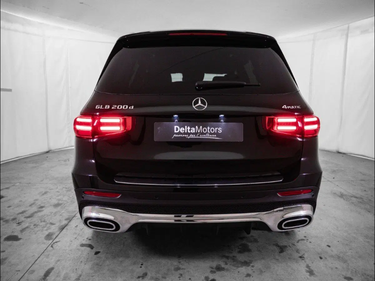 Mercedes-Benz GLB nuova a Macerata (3)