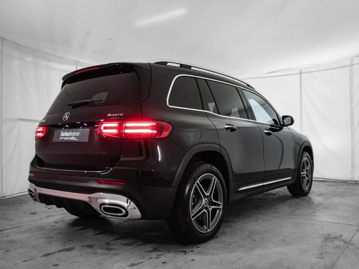 Mercedes-Benz GLB nuova a Macerata (4)
