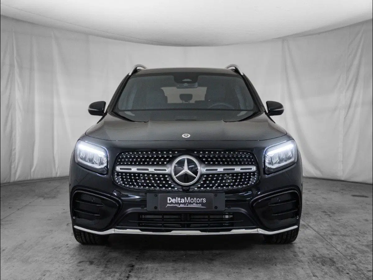 Mercedes-Benz GLB nuova a Macerata (5)