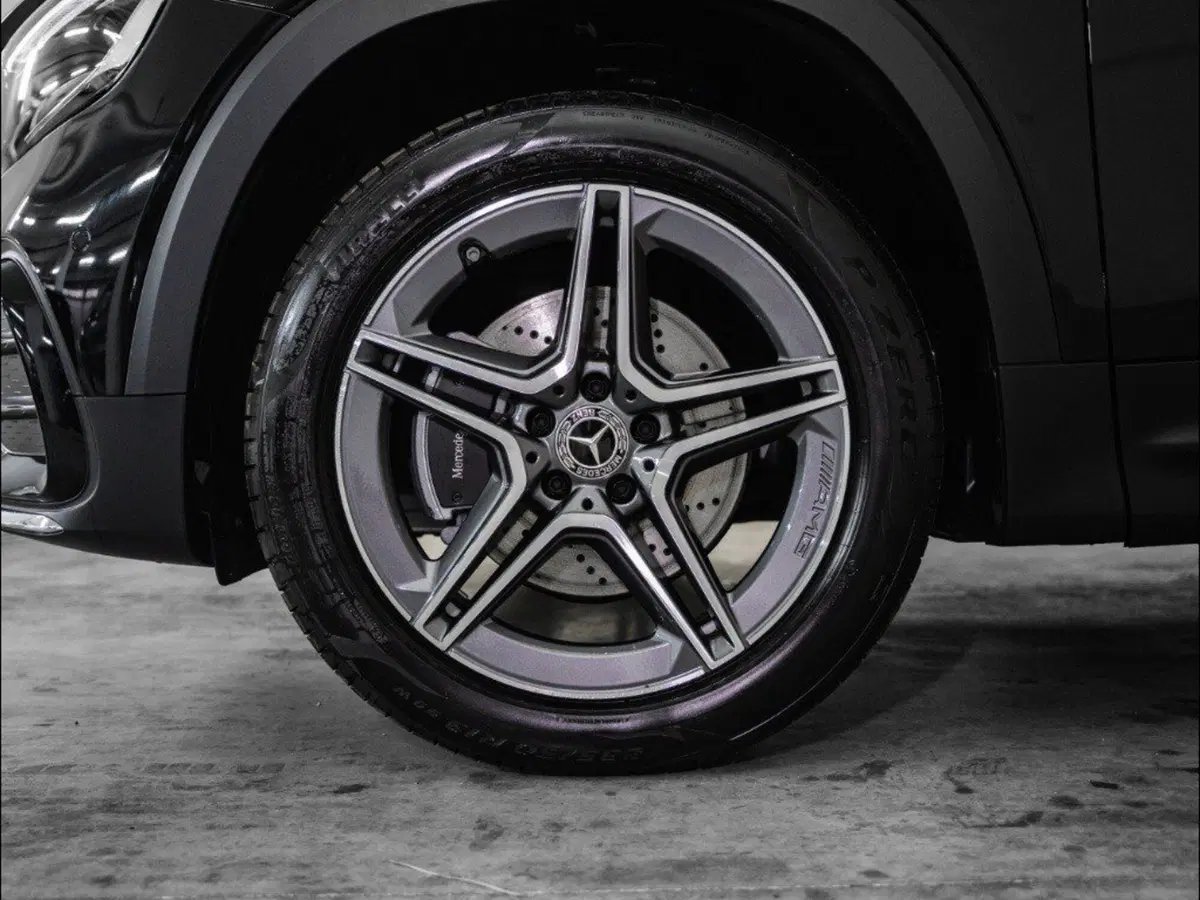 Mercedes-Benz GLB nuova a Macerata (7)