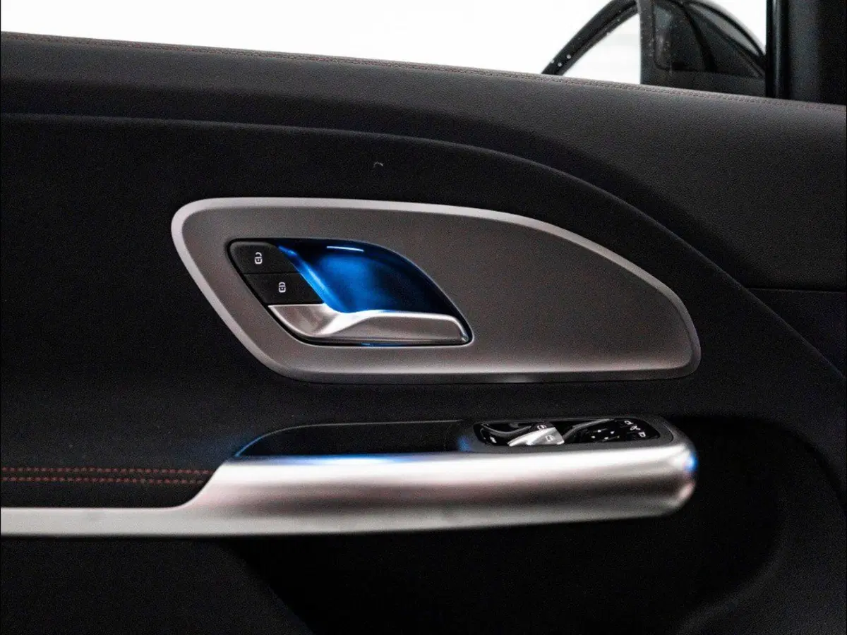 Mercedes-Benz GLB EQ nuova a Macerata (13)