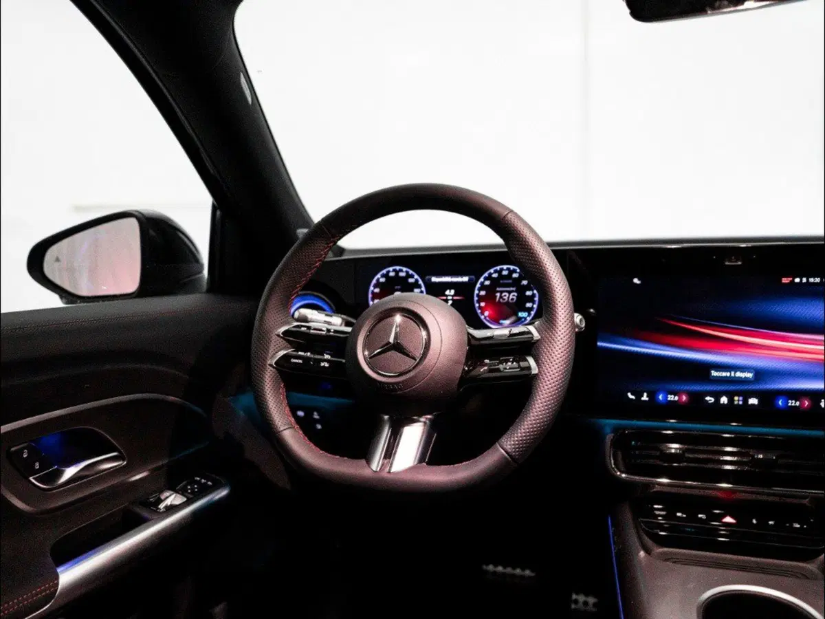 Mercedes-Benz GLB EQ nuova a Macerata (19)