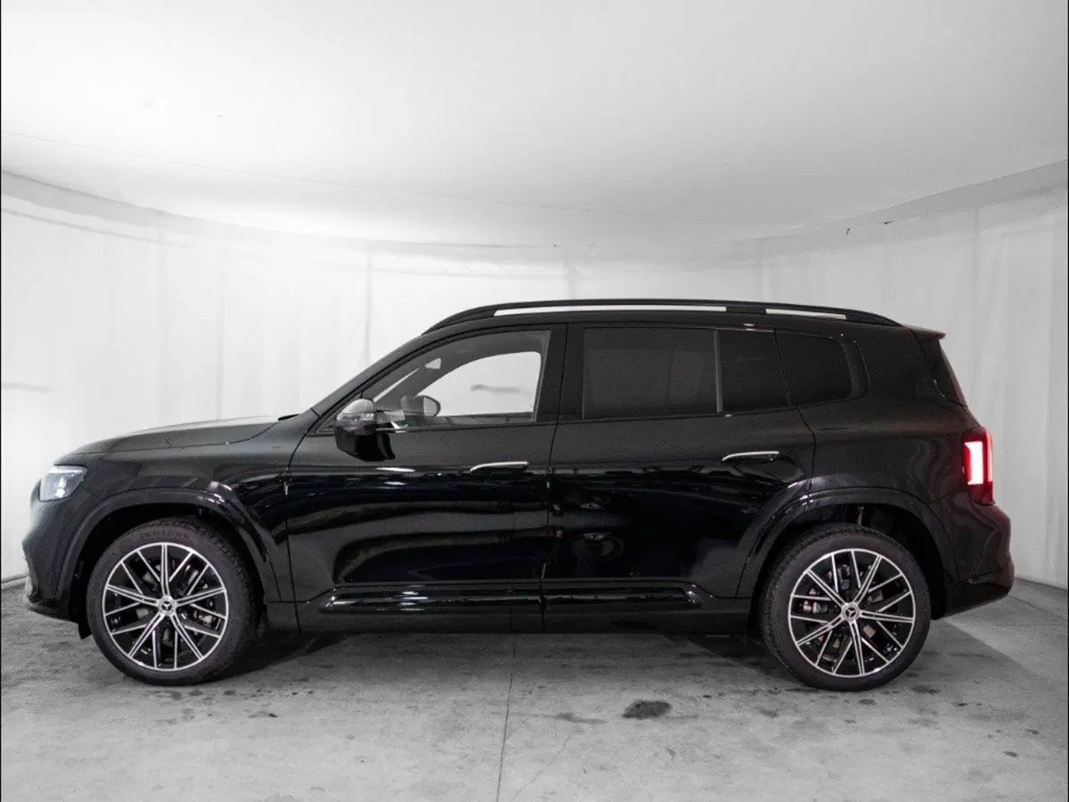 Mercedes-Benz GLB EQ nuova a Macerata (2)