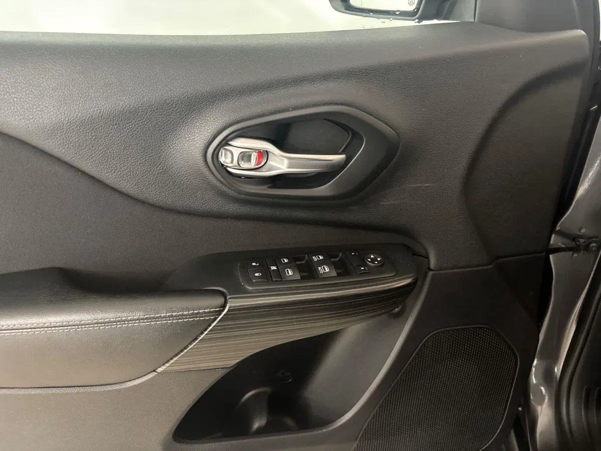 Jeep Cherokee usata a Torino (13)