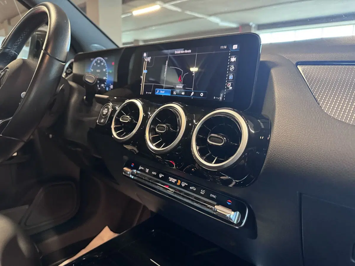 Mercedes-Benz GLA SUV usata a Messina (12)