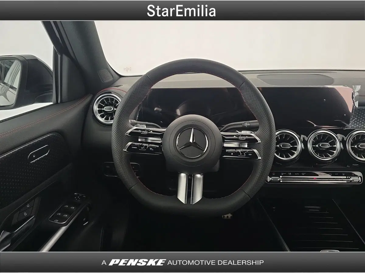 Mercedes-Benz EQB nuova a Bologna (19)