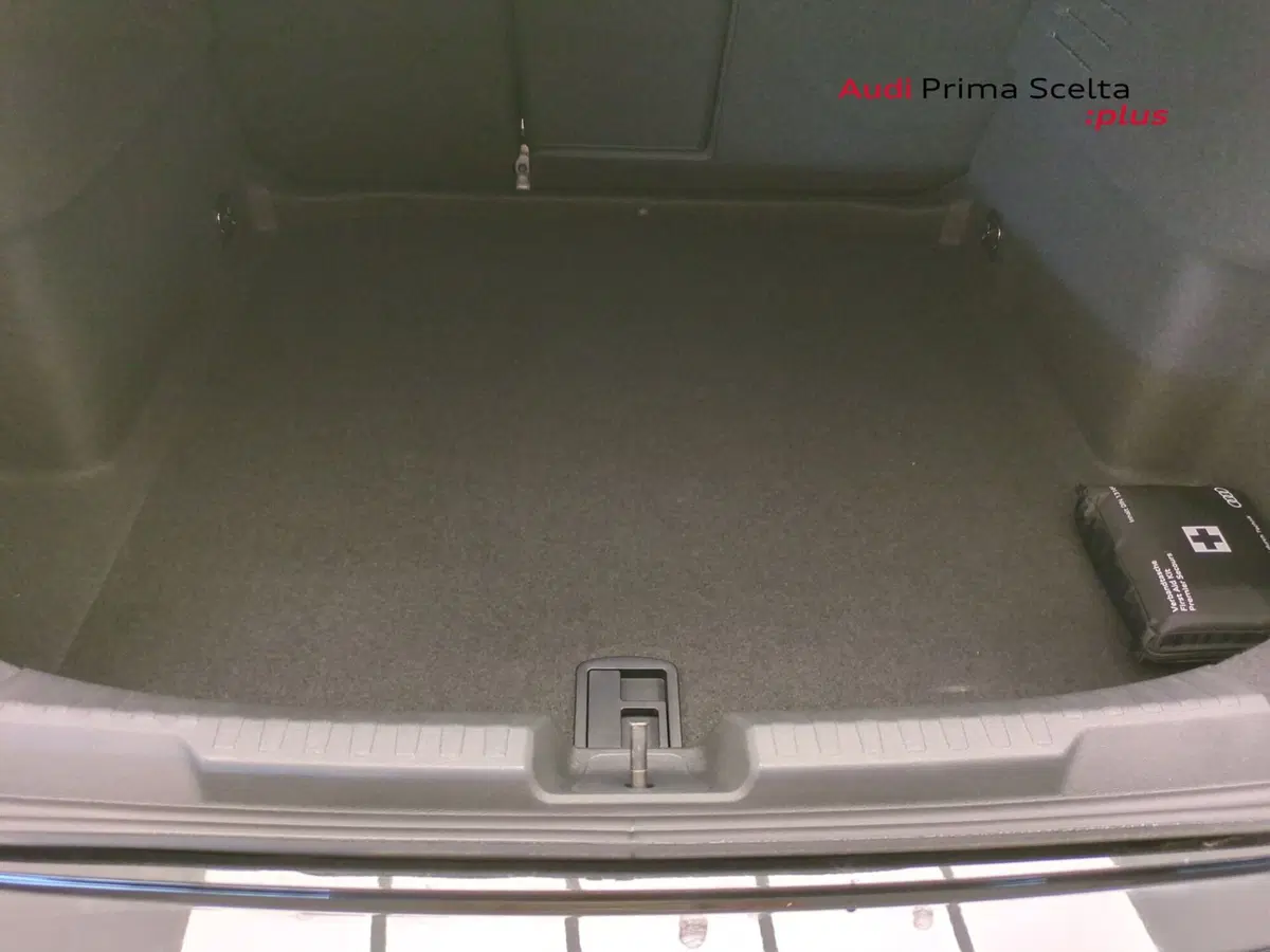 Audi A3 Sedan nuova a Benevento (9)