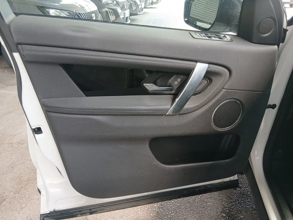 Land Rover Discovery Sport usata a Pordenone (18)