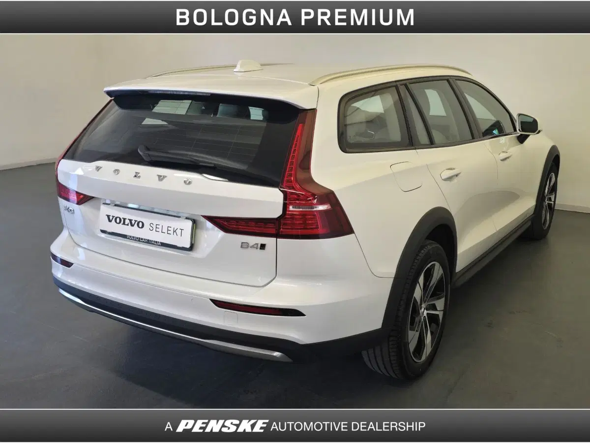 Volvo V60 Cross Country usata a Bologna (2)