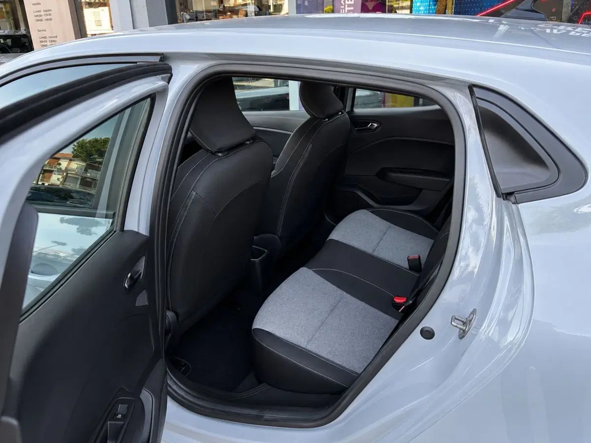 Renault Clio usata a Rimini (11)