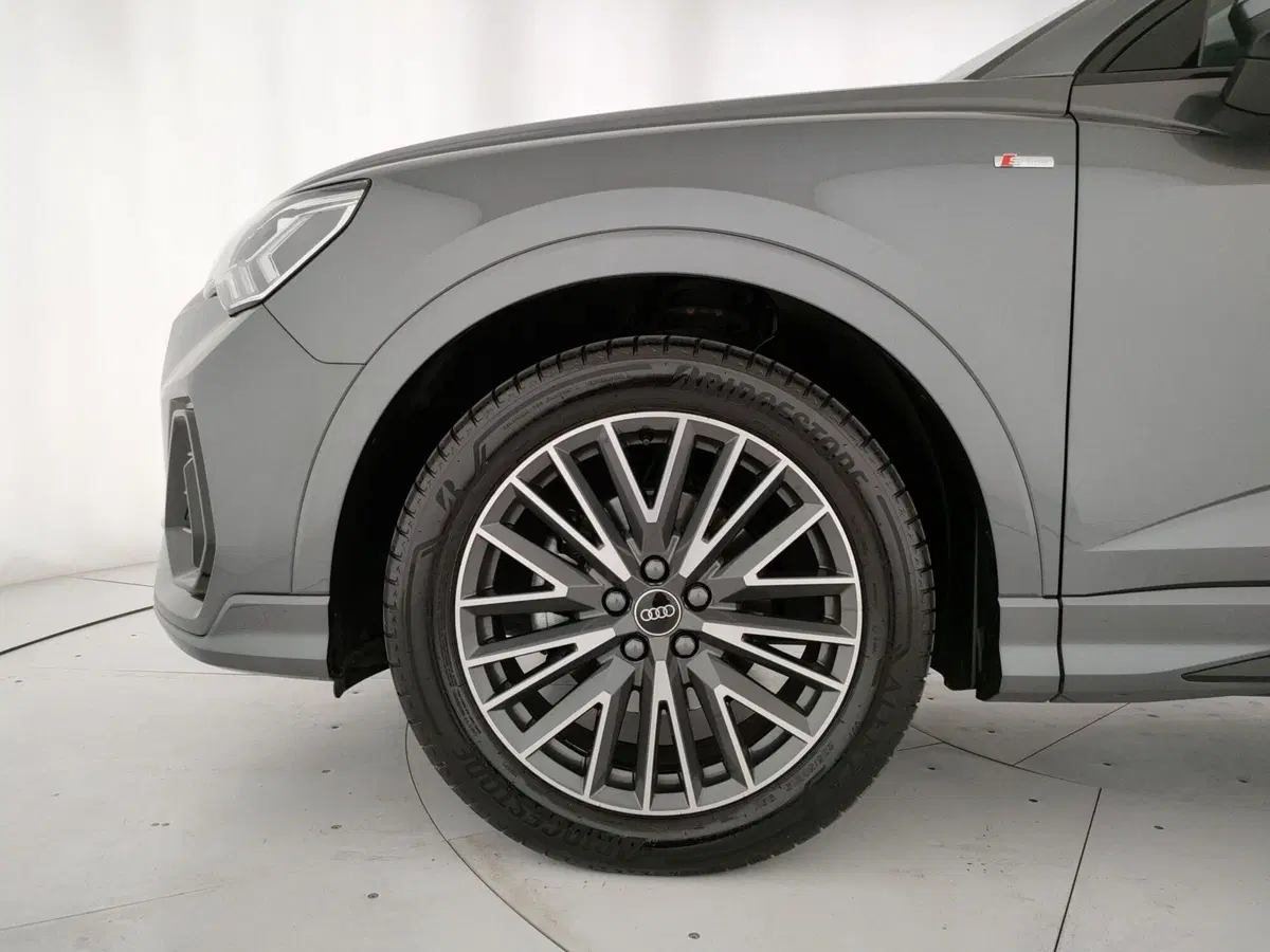 Audi Q3 Sportback usata a Napoli (6)