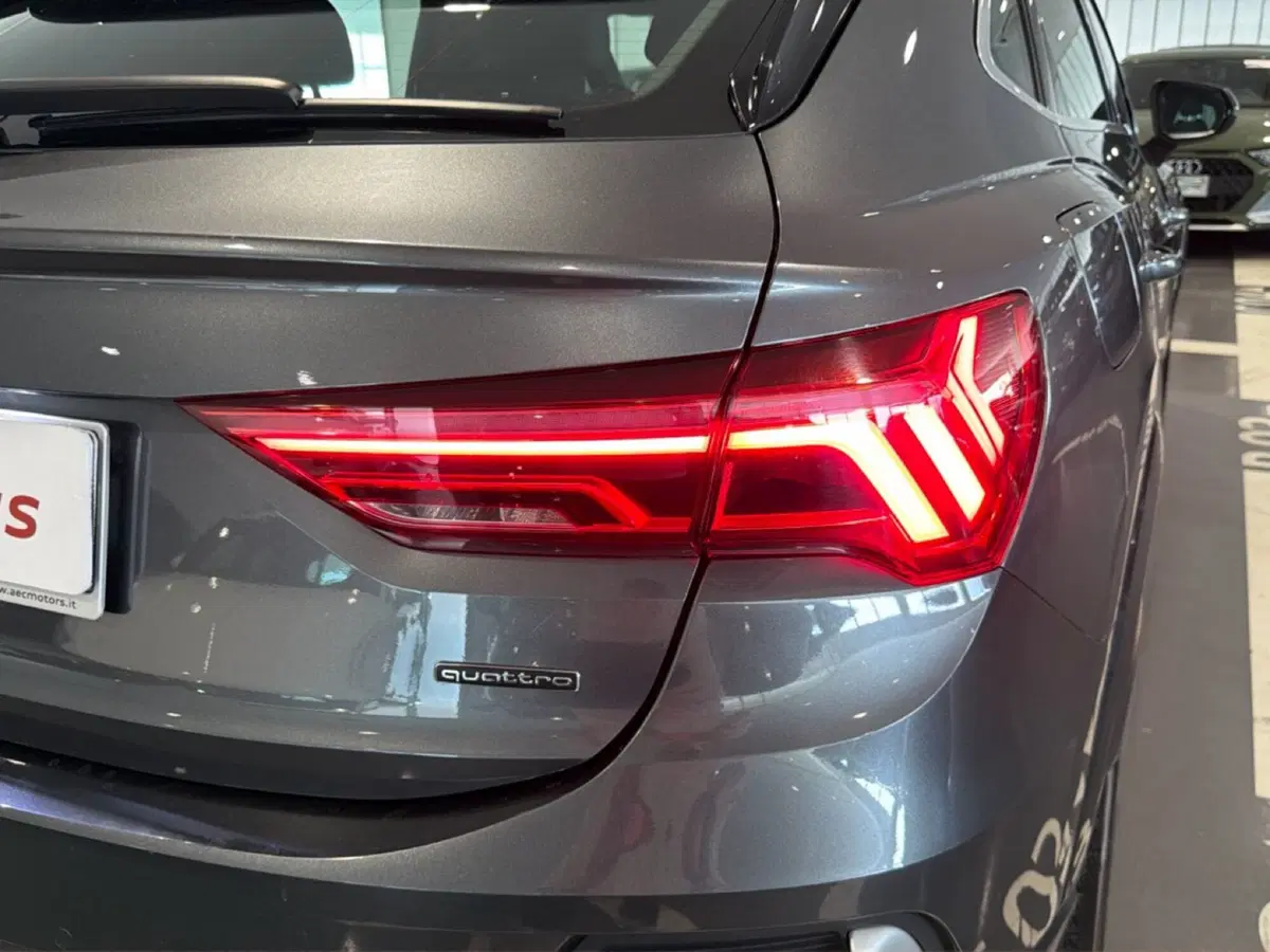 Audi Q3 Sportback usata a Napoli (20)