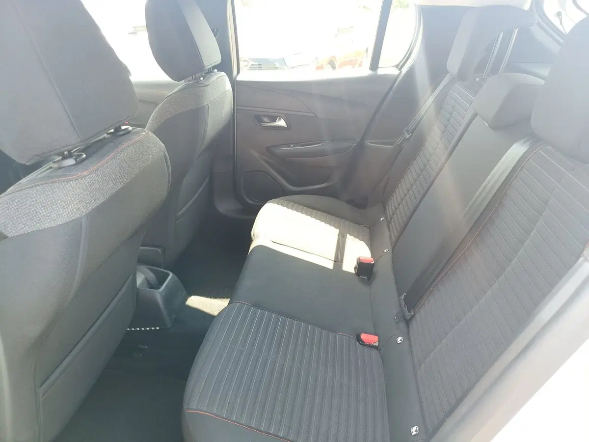 Peugeot 208 usata a Pistoia (11)