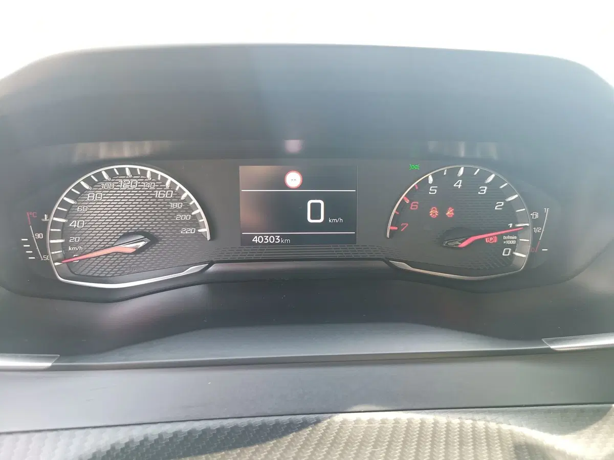 Peugeot 208 usata a Pistoia (13)