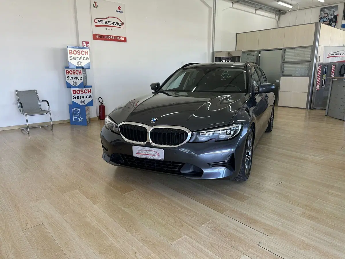 BMW Serie 3 Touring usata a Bari