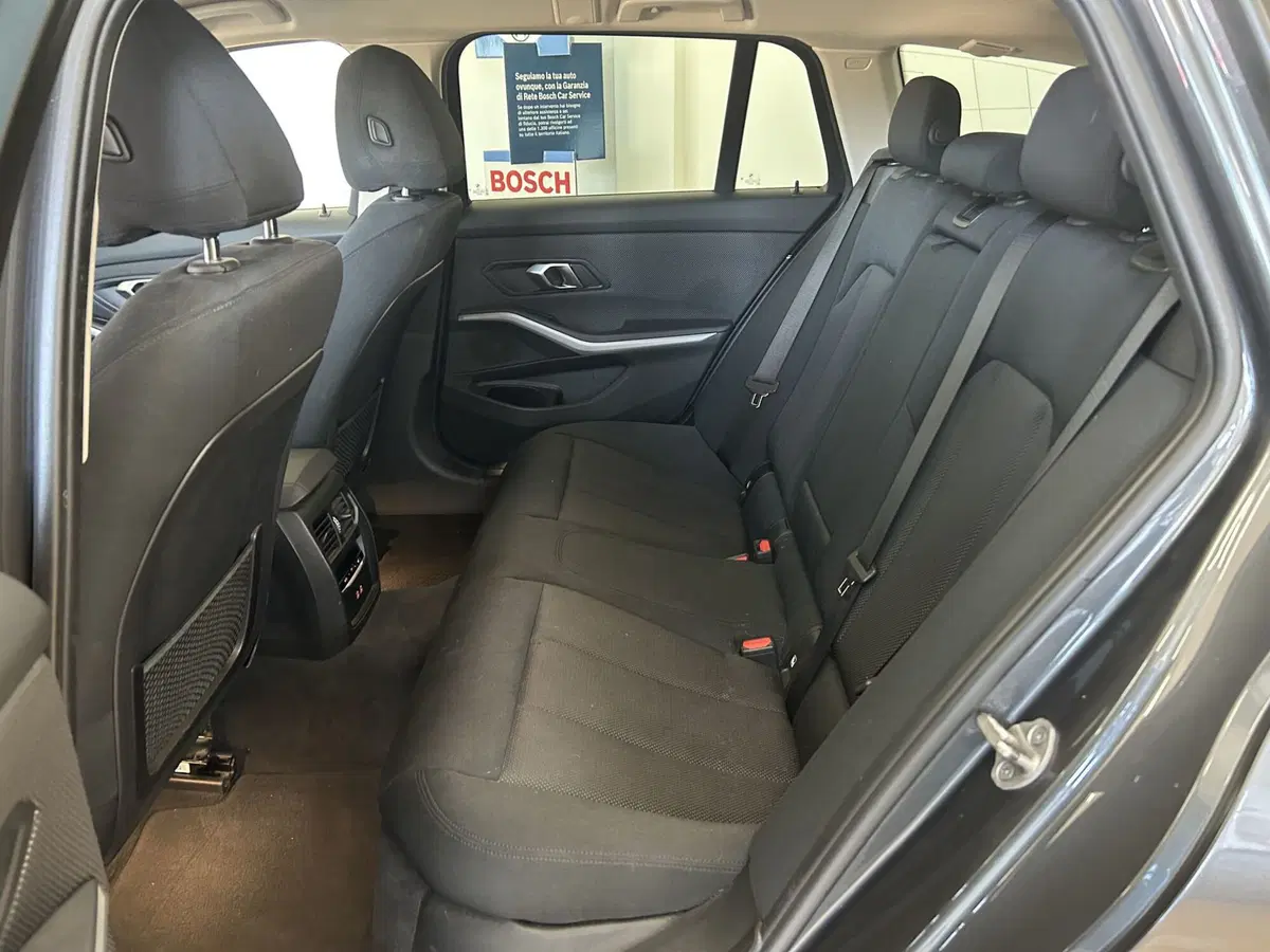 BMW Serie 3 Touring usata a Bari (12)