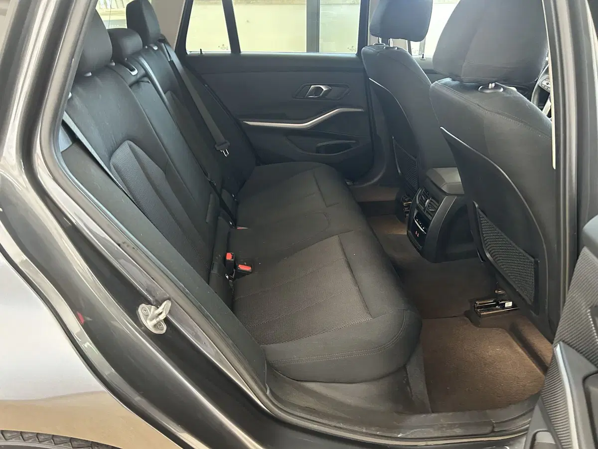 BMW Serie 3 Touring usata a Bari (15)