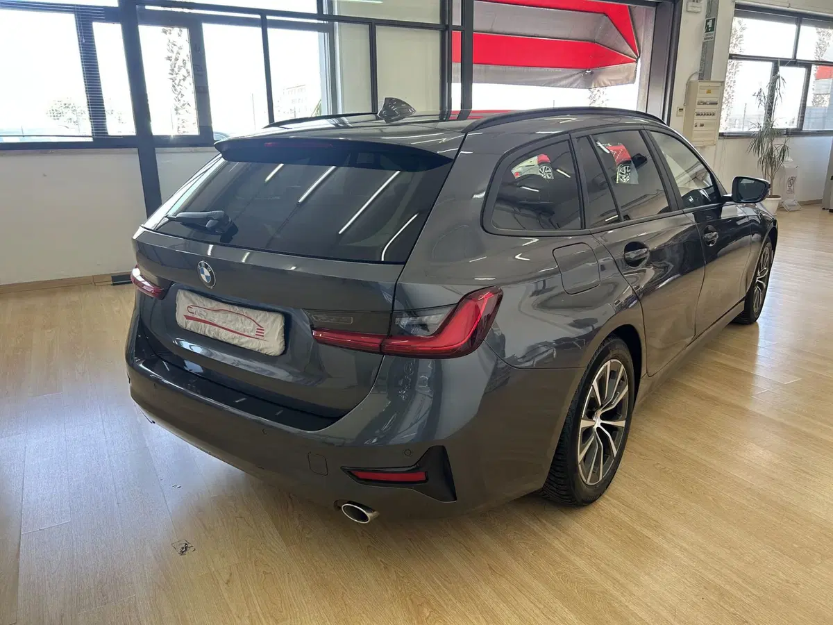 BMW Serie 3 Touring usata a Bari (5)