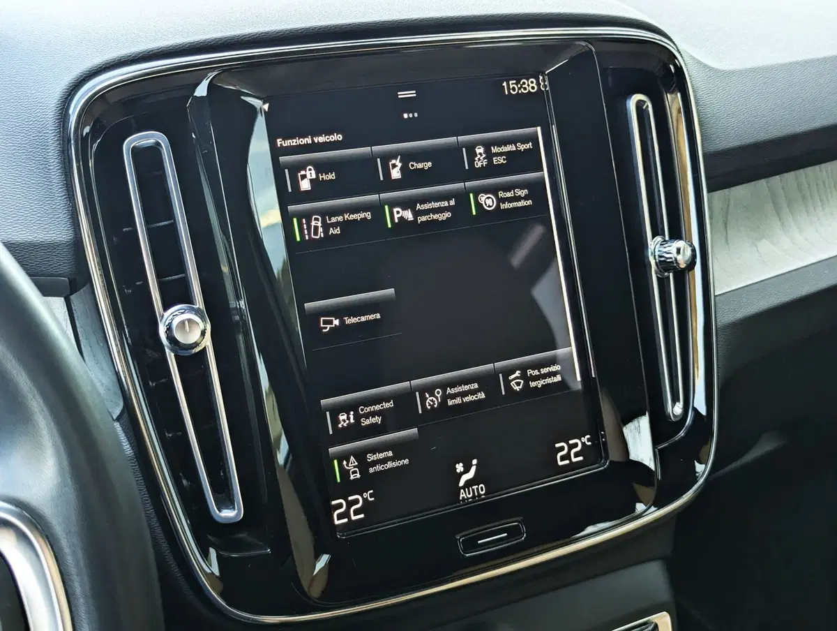 Volvo XC40 usata a Pescara (19)