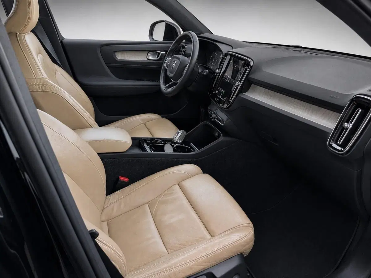 Volvo XC40 usata a Pescara (9)