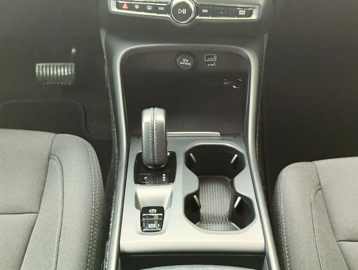 Volvo XC40 usata a Pescara (11)