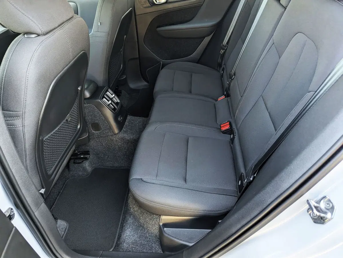 Volvo XC40 usata a Pescara (12)