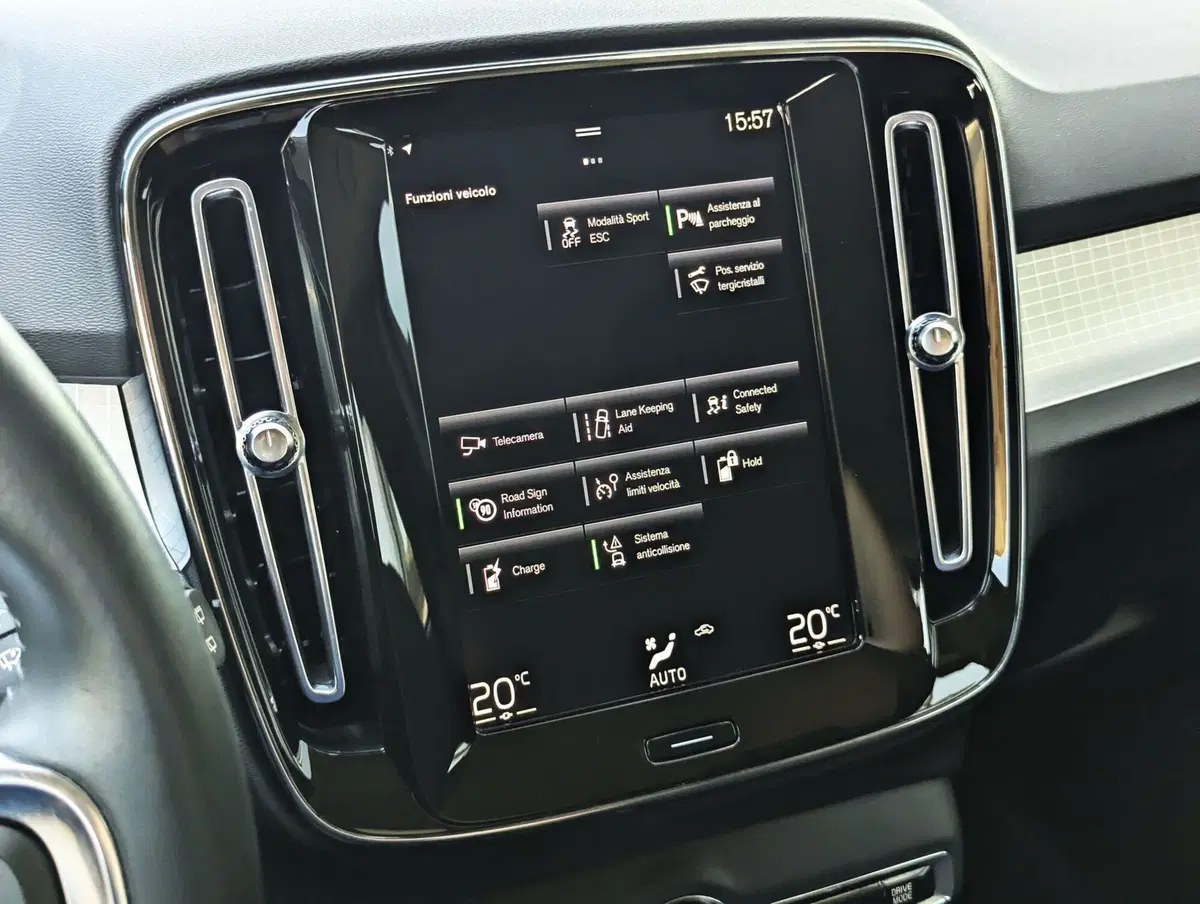 Volvo XC40 usata a Pescara (16)
