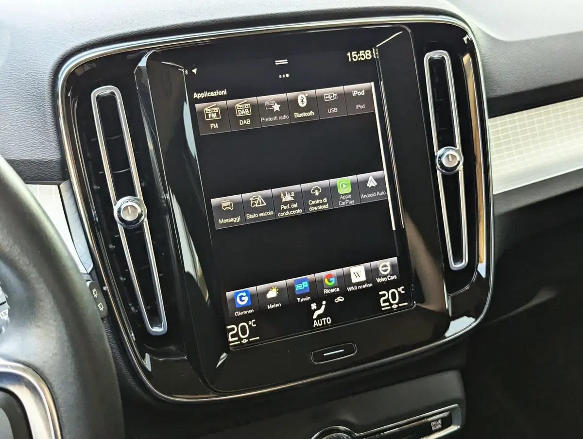 Volvo XC40 usata a Pescara (17)