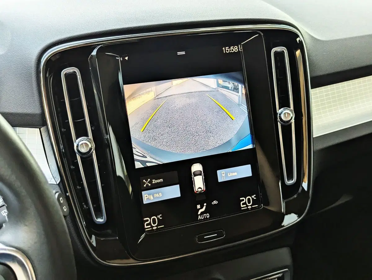 Volvo XC40 usata a Pescara (18)