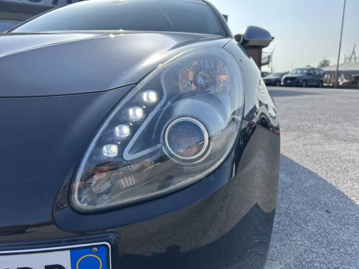 Alfa Romeo Giulietta usata a Cuneo (4)
