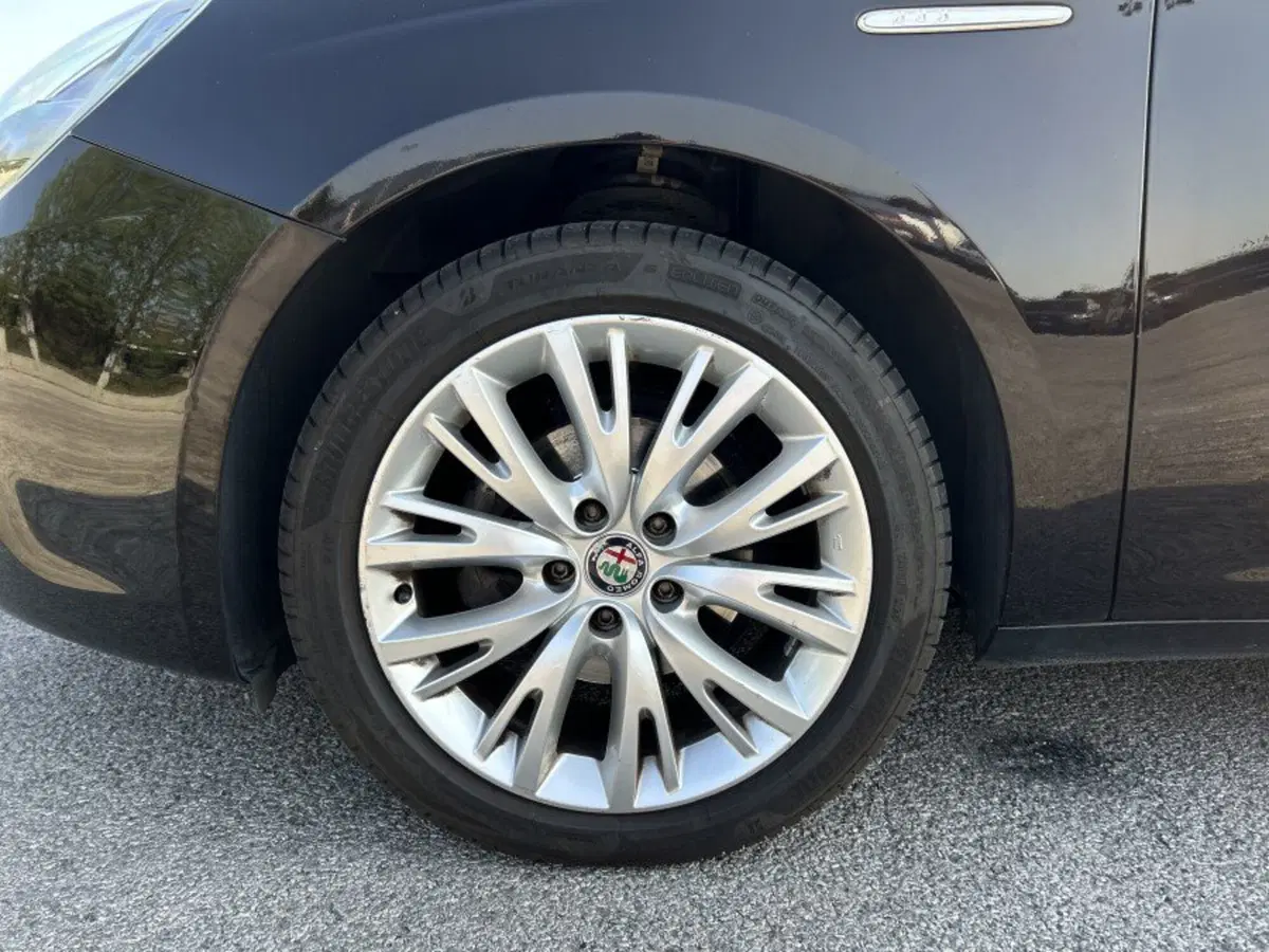 Alfa Romeo Giulietta usata a Cuneo (5)