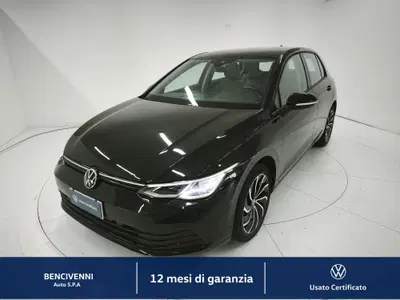 Volkswagen Golf 1.5 eTSI 130 CV EVO ACT DSG Life del 2022 usata a Catanzaro